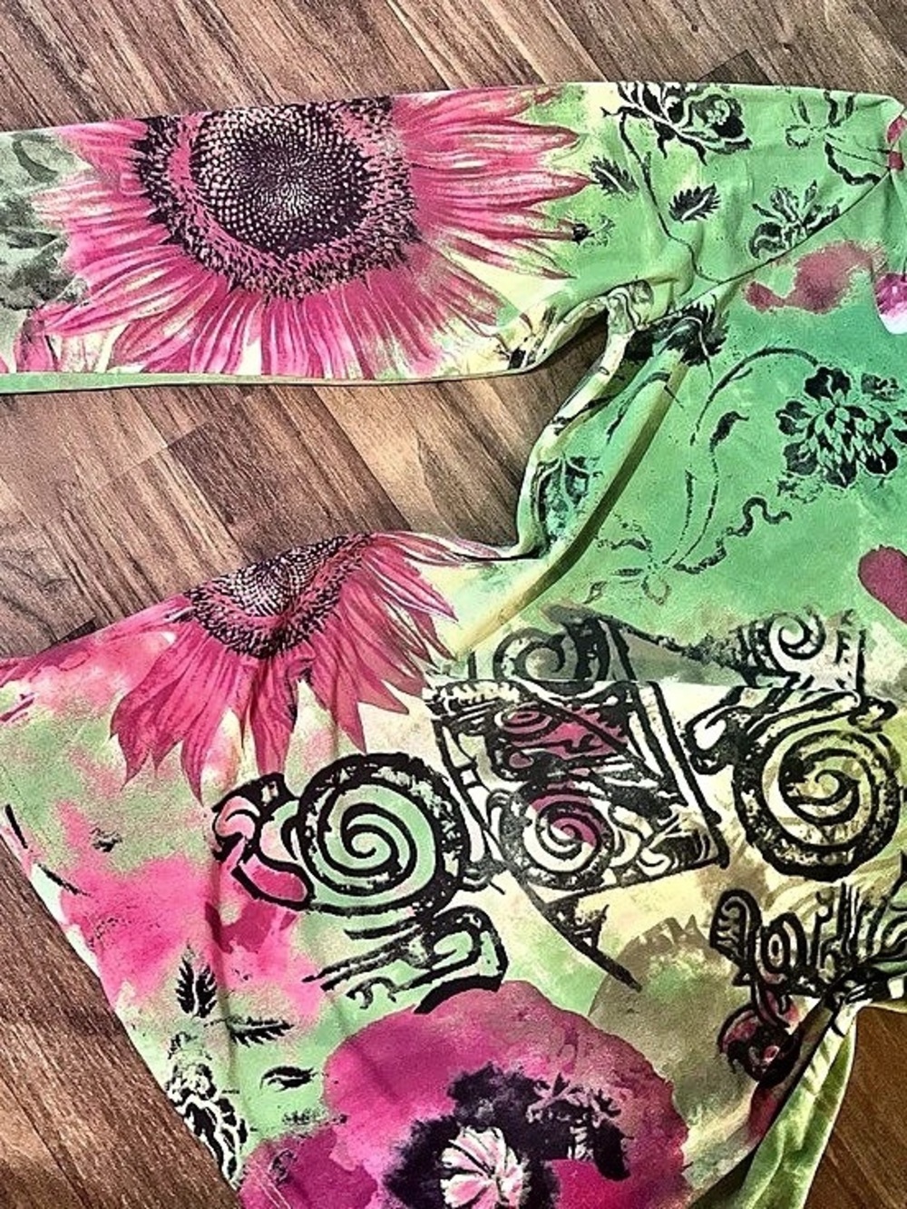 Floral Long Sleeve Top in Green & Pink - Picture 4 of 5